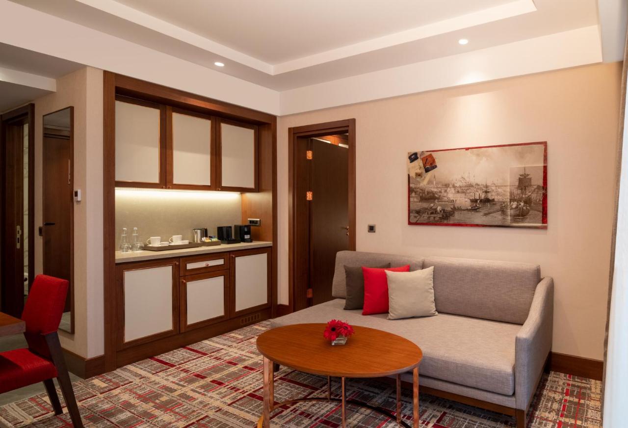 Moevenpick Hotel Istanbul Asia Airport Luaran gambar A suite at the hotel